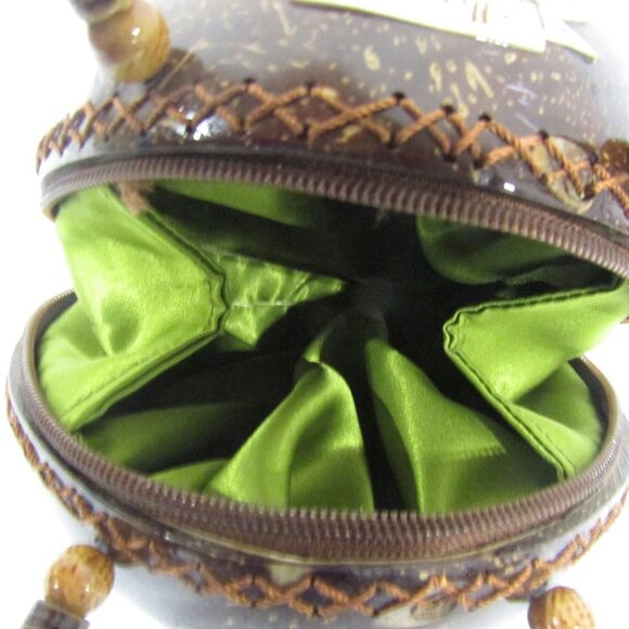 Handcrafted Hawaiian Coconut Shell clutch purse, beaded handle, Hibiscus, Aloha - Picture 4 of 6